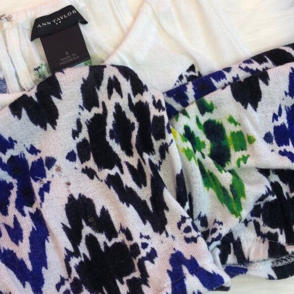 Ann Taylor White Multi IKat Printed Keyhole Top - Picture 8 of 8